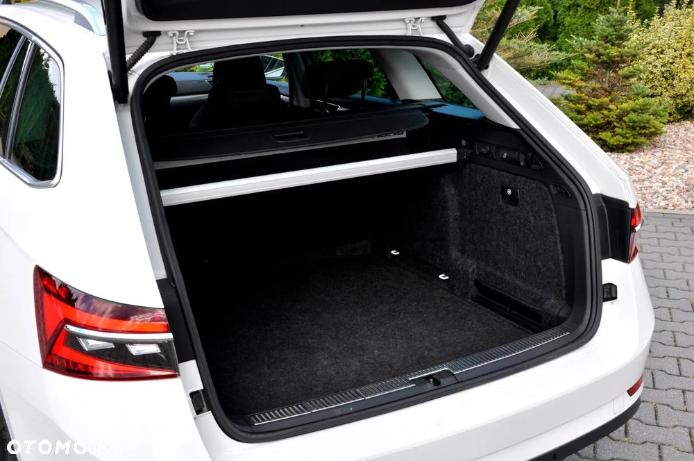 Skoda Superb 2.0 TDI DSG Premium Edition - 21