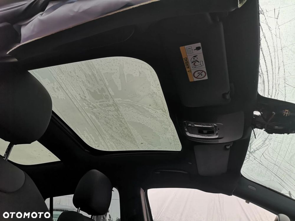 Mercedes-Benz GLA - 28