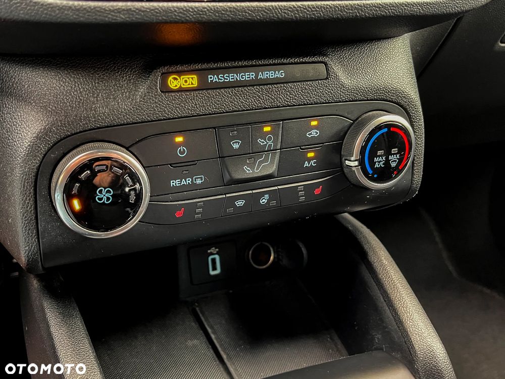 Ford Focus 1.0 EcoBoost Start-Stopp-System ST-LINE STYLE - 18