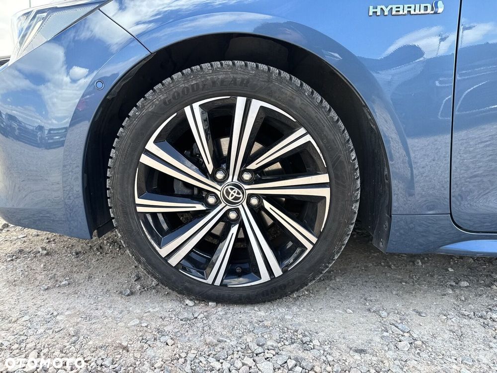 Toyota Corolla 1.8 Hybrid Comfort - 17