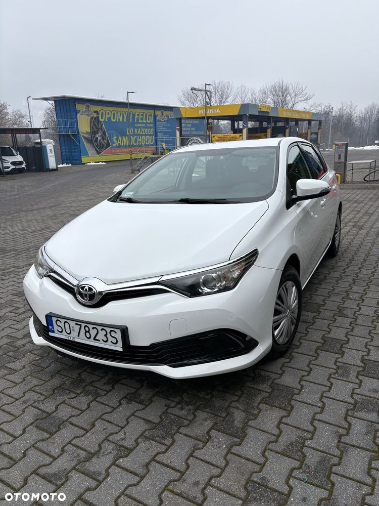 Toyota Auris - 1