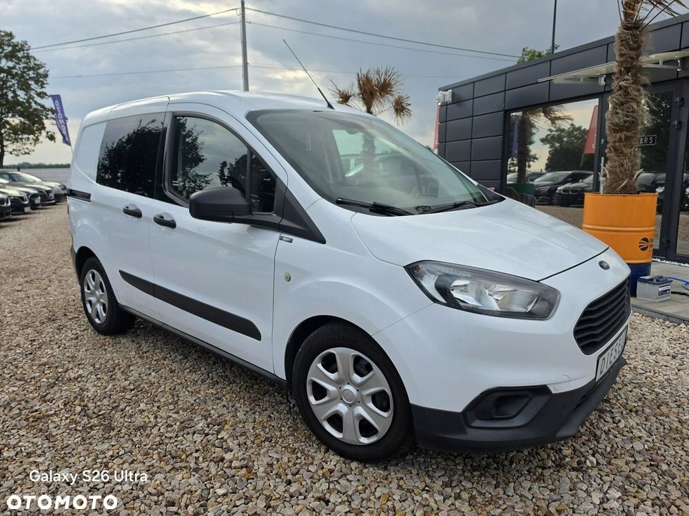 Ford Transit Courier - 18