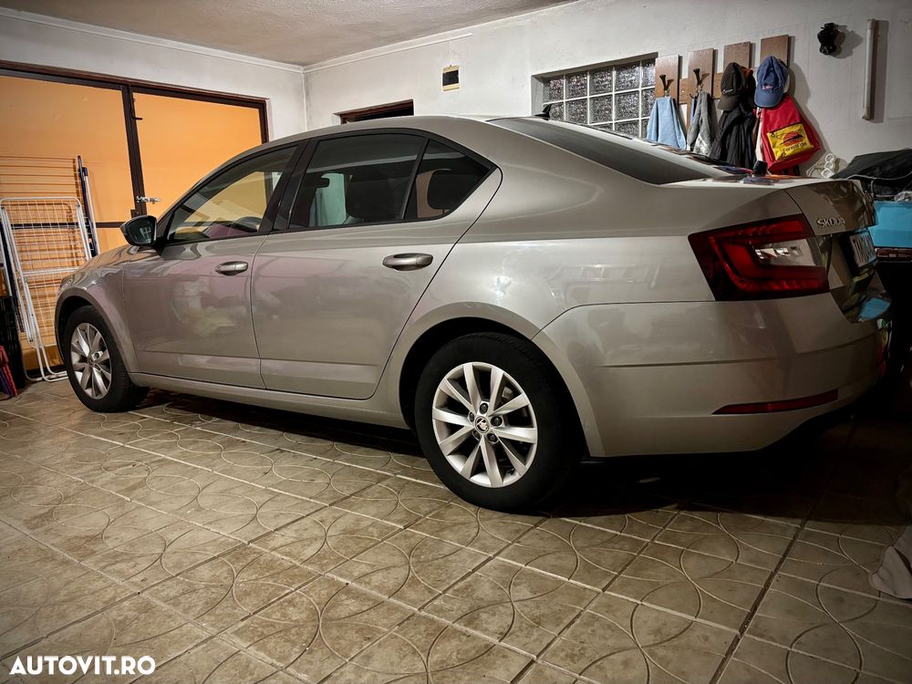 Skoda Octavia 2.0 TDI Style - 4