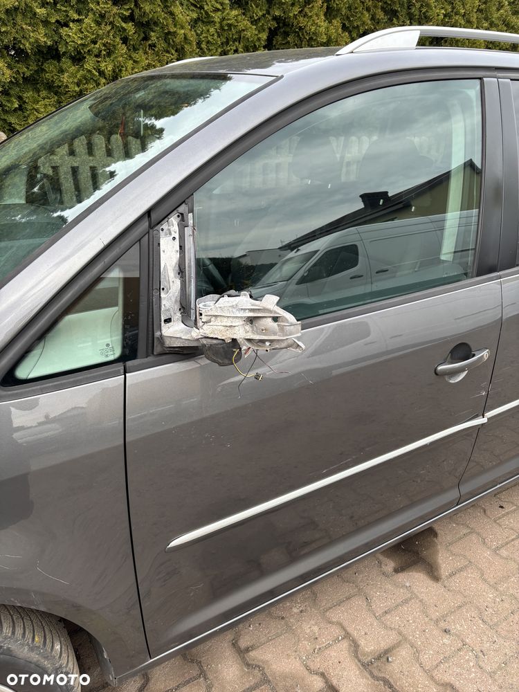 Volkswagen Touran - 18