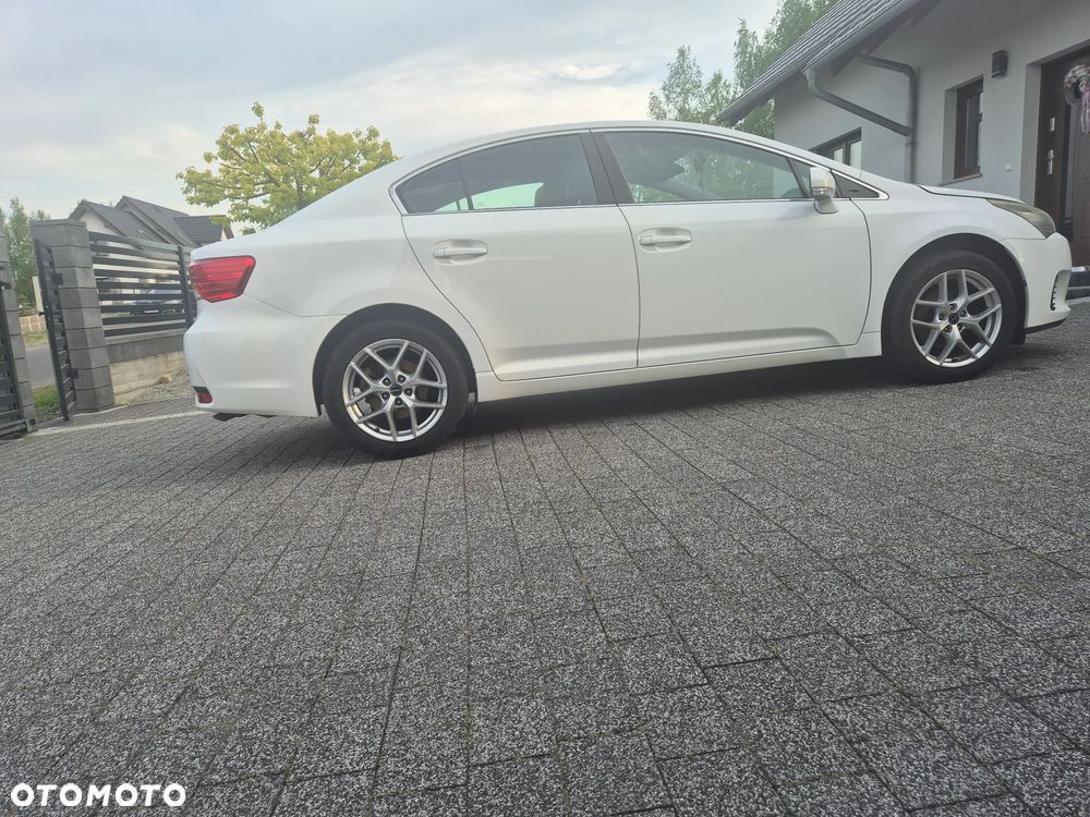 Toyota Avensis - 4