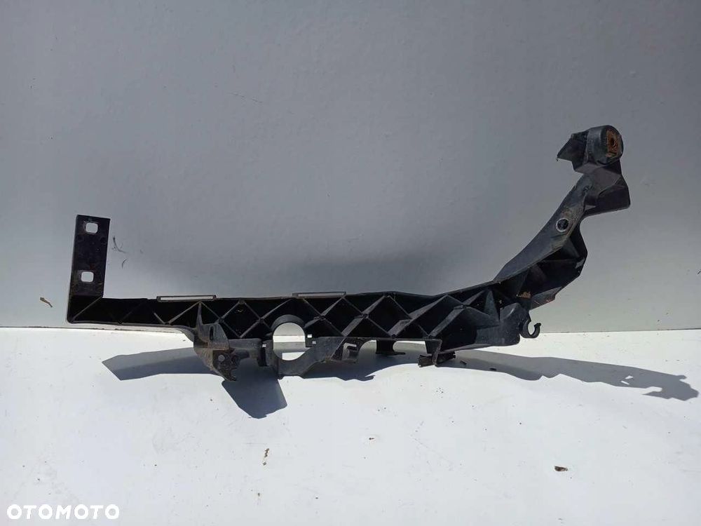 SLIZG POD REFLEKTOR LAMPE PRAWY BMW 3 E90 E91 04-08r. 7116708 - 2