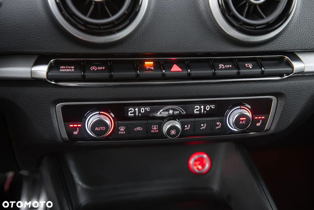 Audi S3 TFSI Sportback S tronic - 24