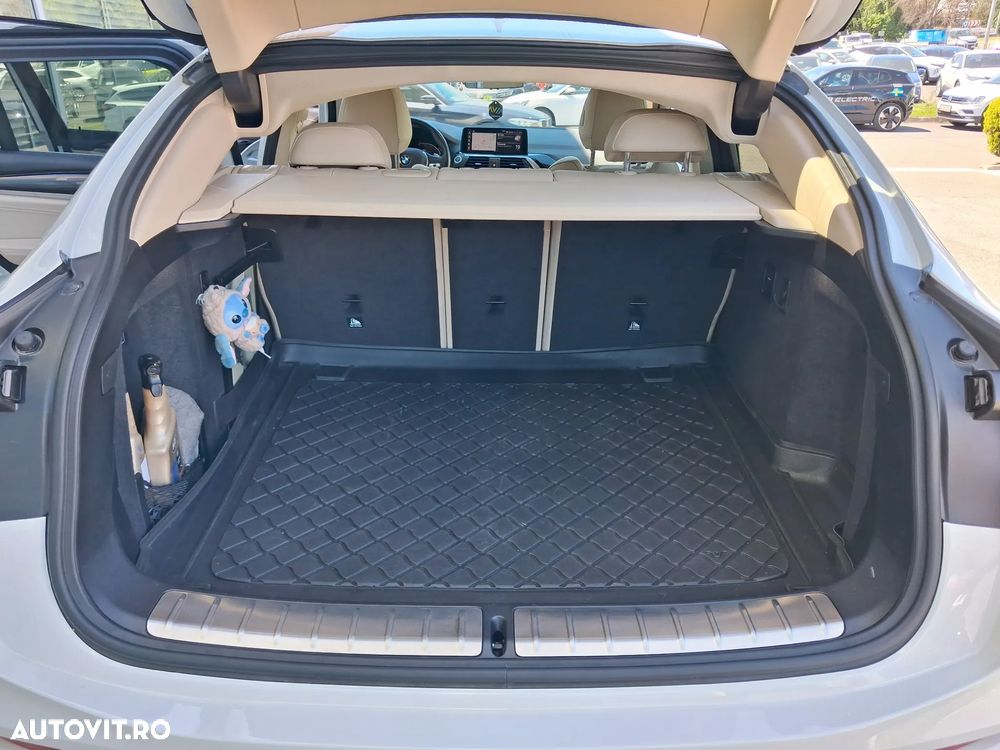 BMW X4 xDrive20d xLine - 33