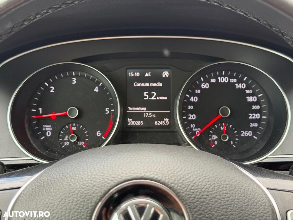 Volkswagen Passat 2.0 TDI SCR Business - 15