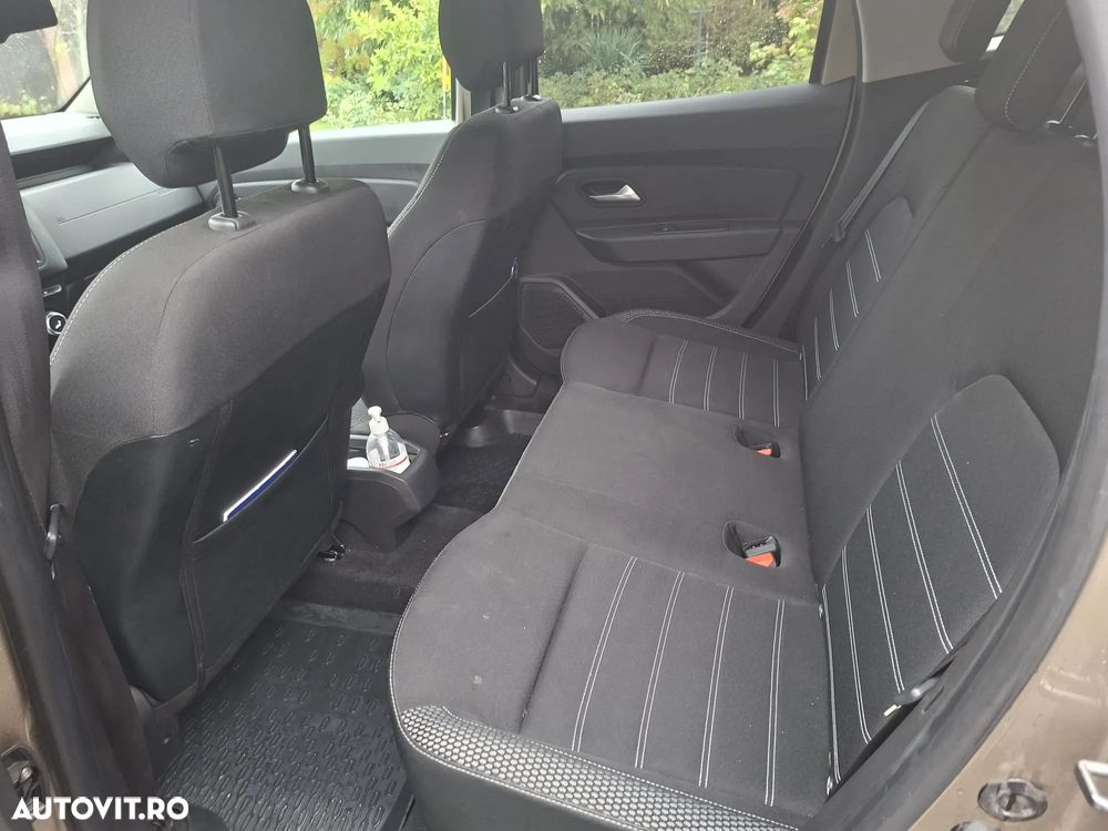 Dacia Duster 1.5 dCi 4WD Prestige jante 17" - 13