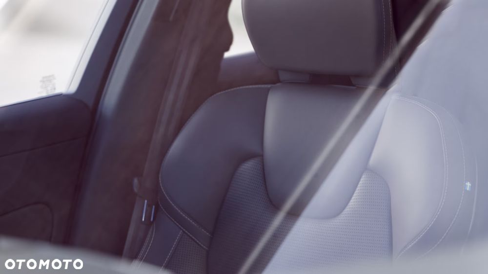 Volvo XC 60 B5 B AWD Plus Black Edition - 13