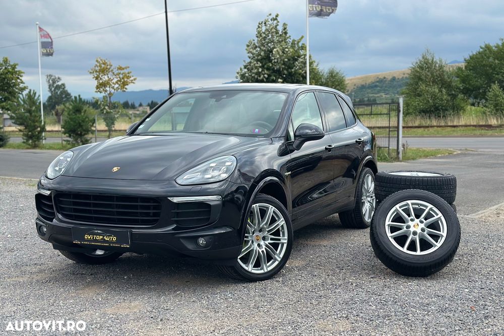 Porsche Cayenne S E-Hybrid Platinum Edition - 35
