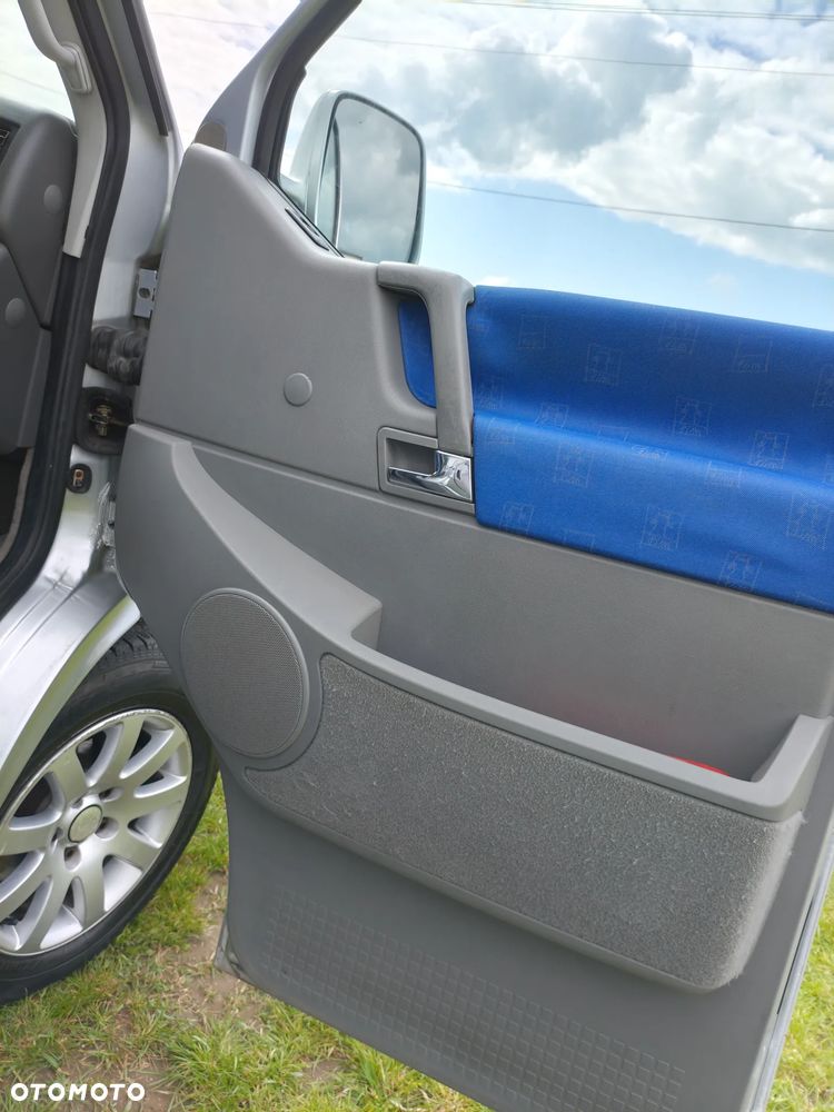 Volkswagen Multivan Standard - 24