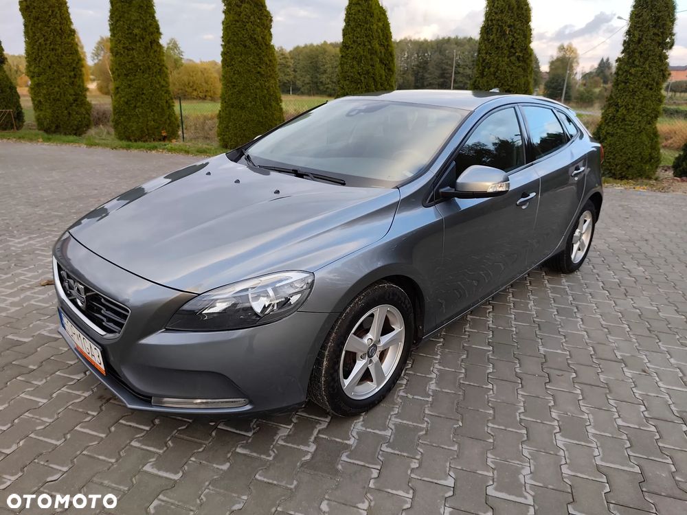 Volvo V40 D2 Momentum - 2