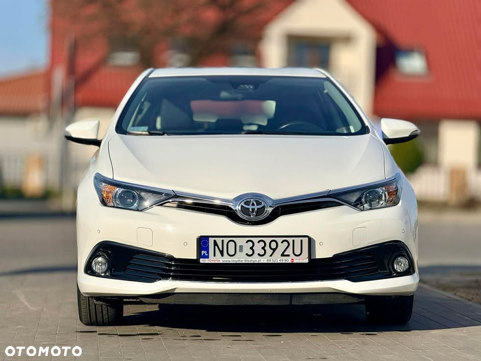 Toyota Auris 1.6 Premium - 2