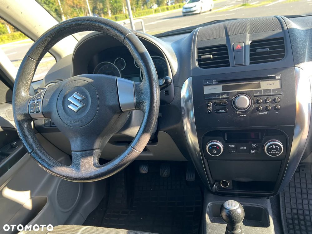 Suzuki SX4 1.6 Premium - 17