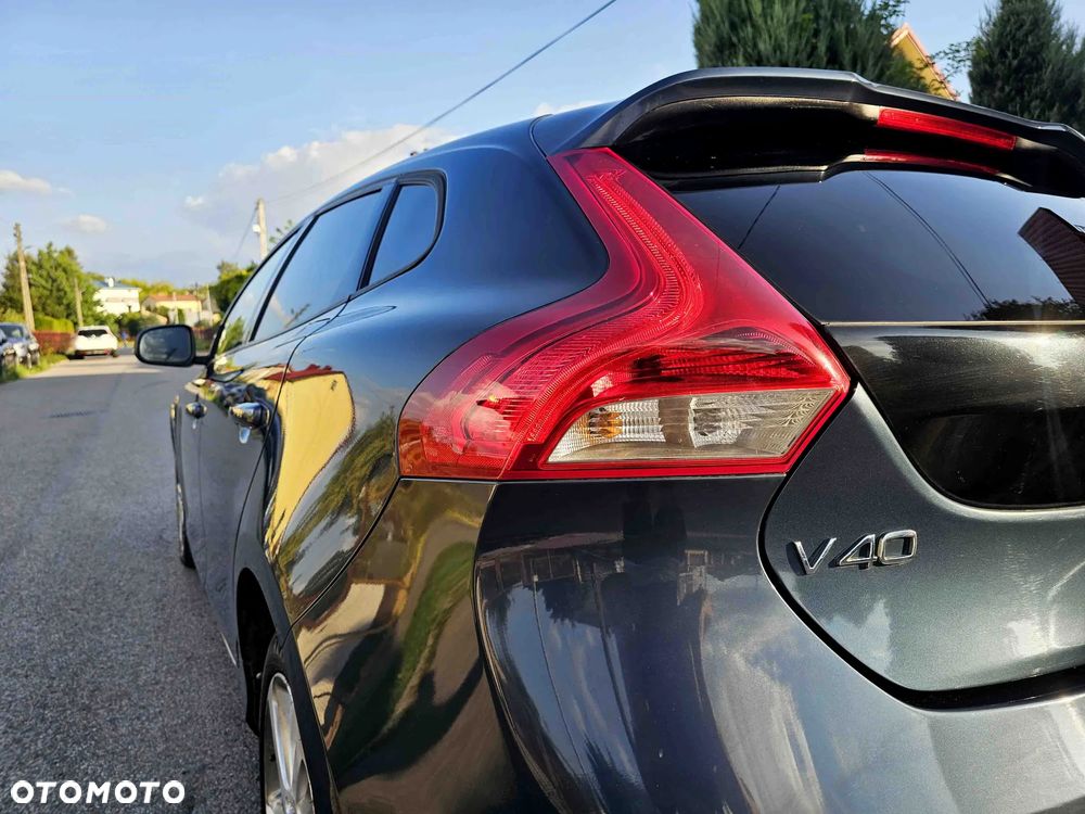 Volvo V40 D4 Geartronic Summum - 11
