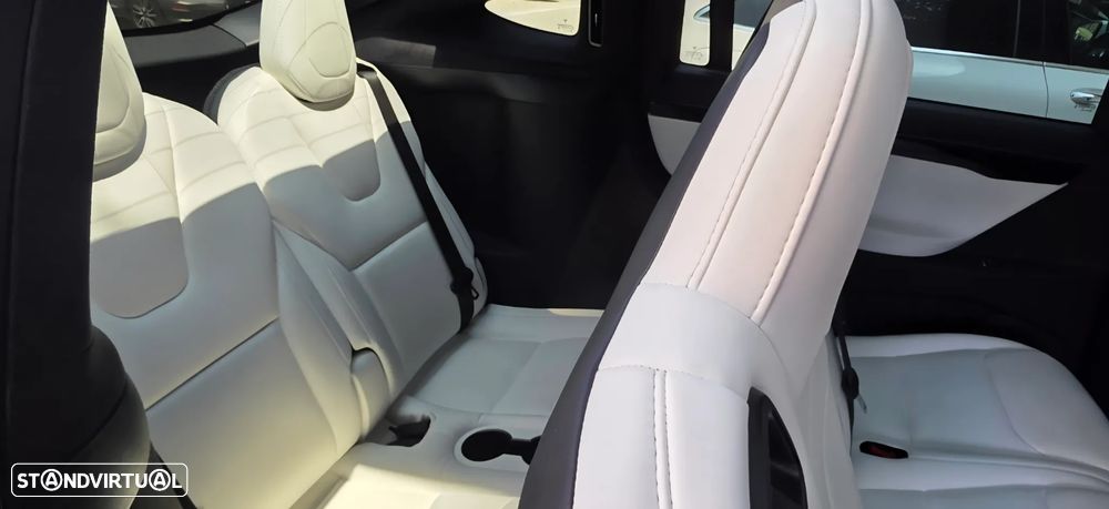 Tesla Model X 100 kWh Long Range AWD - 32