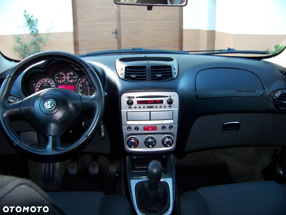 Alfa Romeo 147 - 23