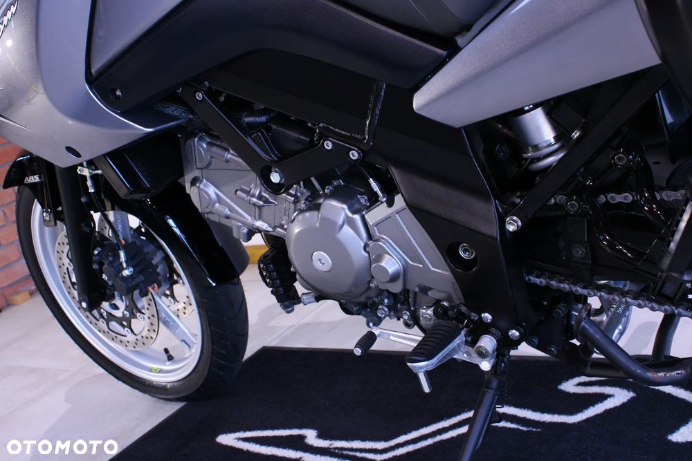 Suzuki DL - 26