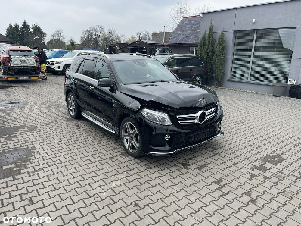 Mercedes-Benz GLE 350 d 4Matic 9G-TRONIC AMG Line - 2