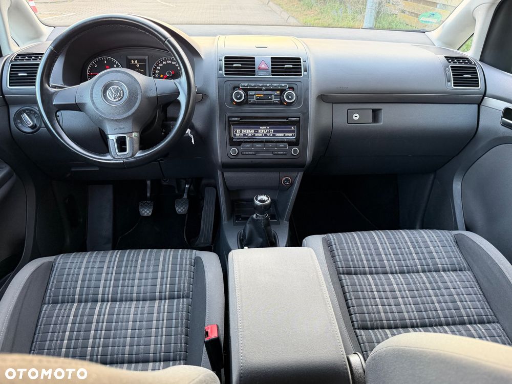 Volkswagen Touran - 4