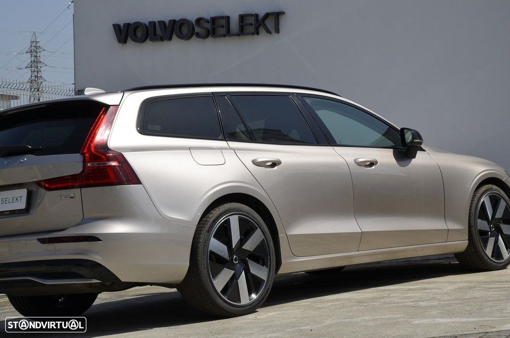 Volvo V60 2.0 T6 AWD TE Plus Dark - 32