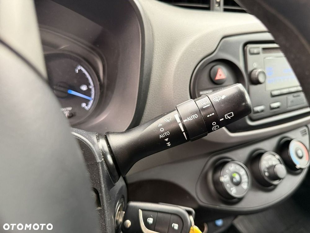 Toyota Yaris - 24