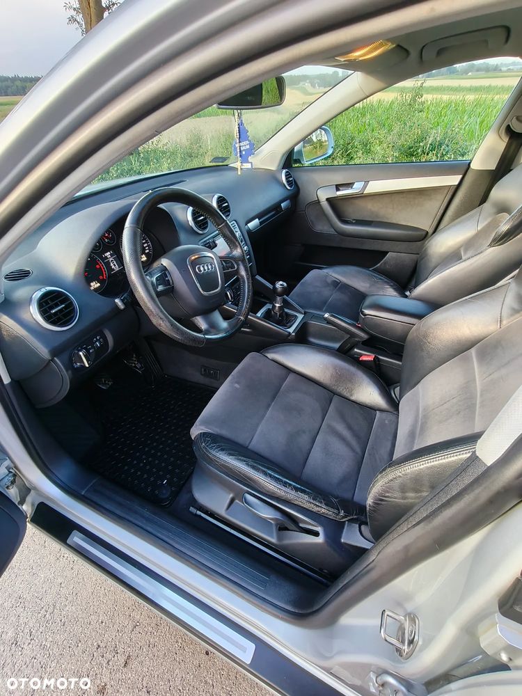 Audi A3 Sportback 2.0 TDI Ambition - 11