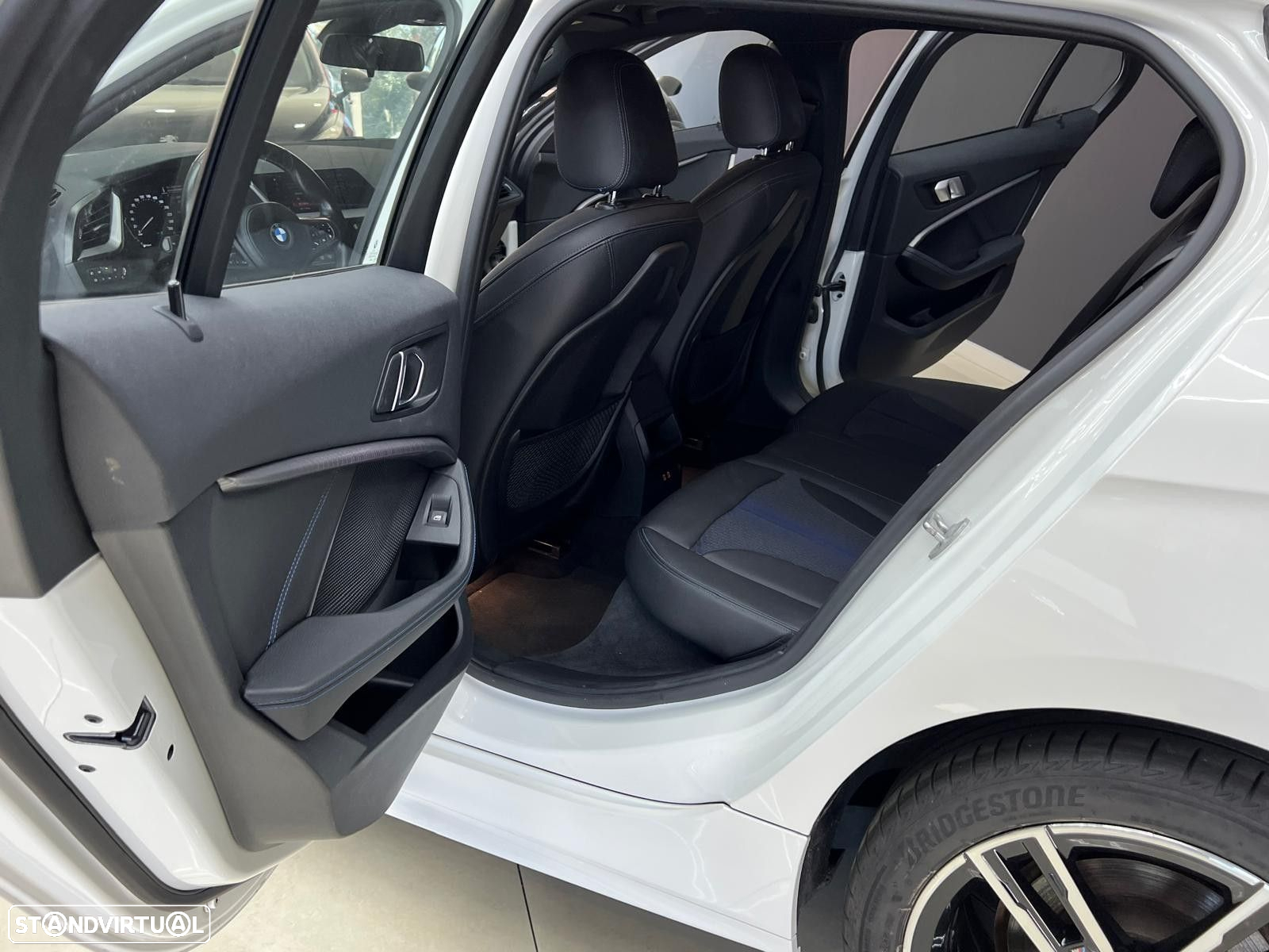 BMW 116 d Pack Desportivo M - 23