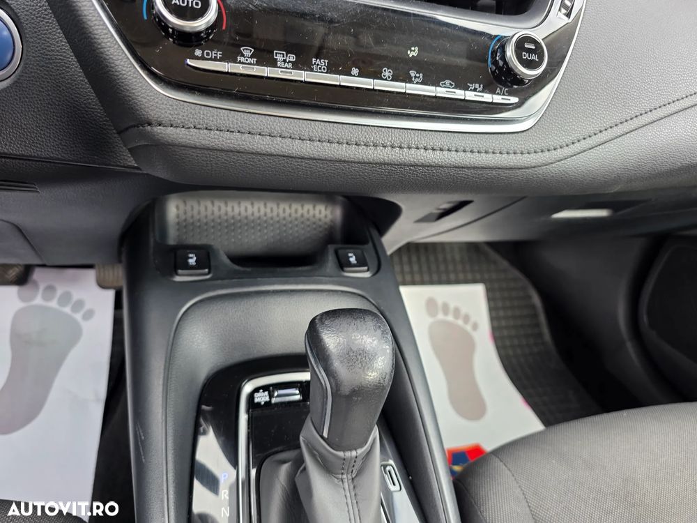 Toyota Corolla Sedan 1.8 HSD Dynamic - 28