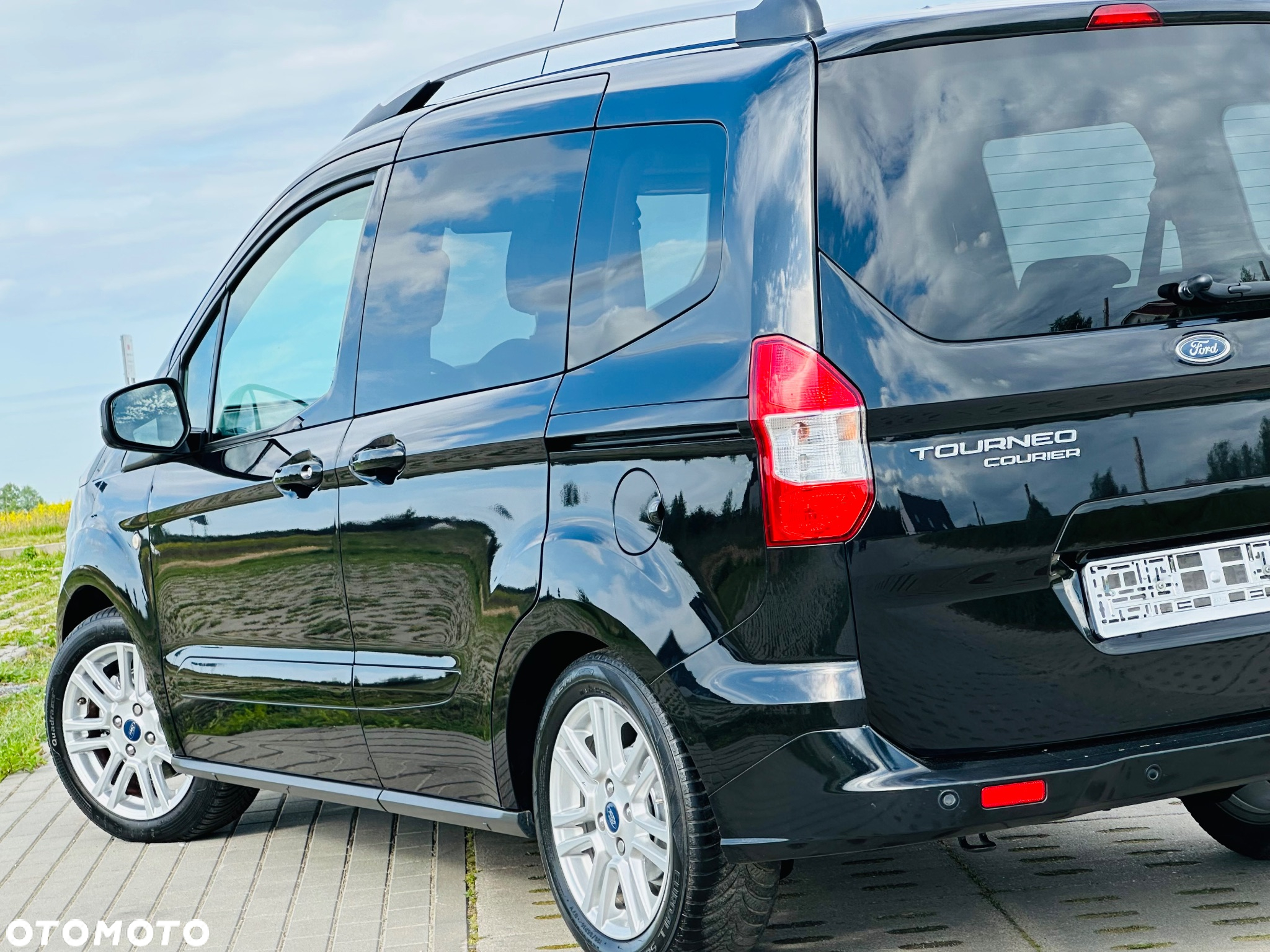Ford Tourneo Courier 1.0 EcoBoost Titanium - 16