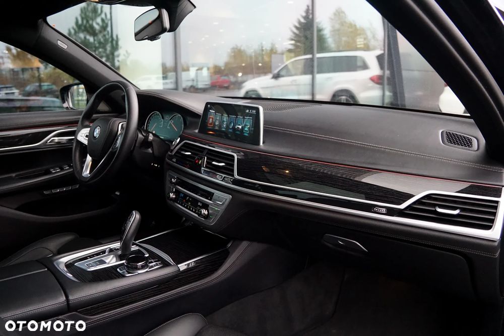 BMW Seria 7 750d xDrive - 28
