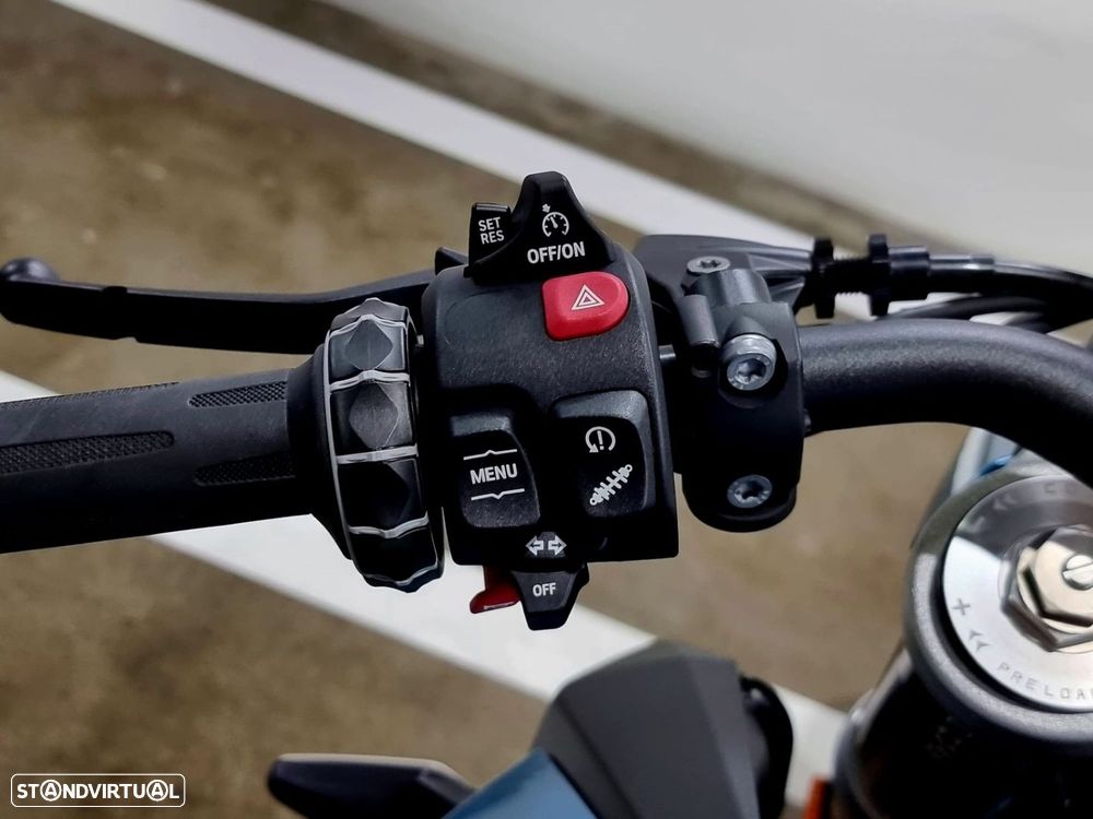 BMW F 900 R 900 R Snapper Rocks Blue - 12