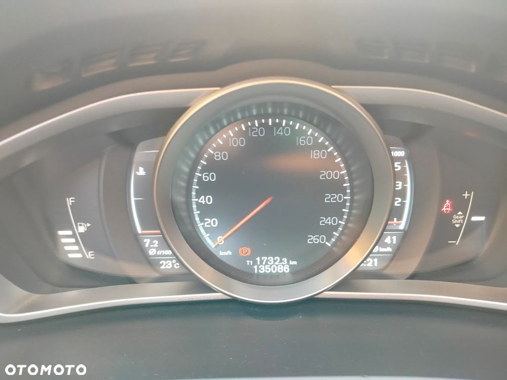 Volvo V40 D2 - 13