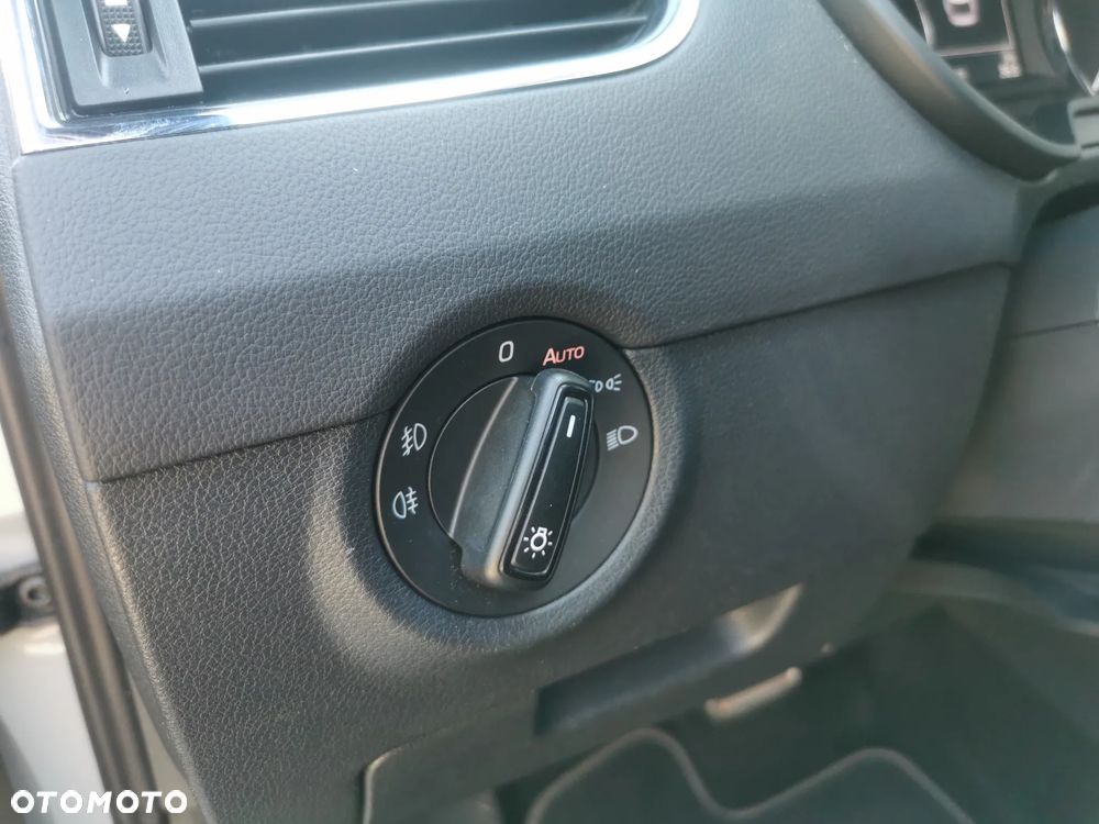 Skoda Octavia 2.0 TDI DSG RS - 30