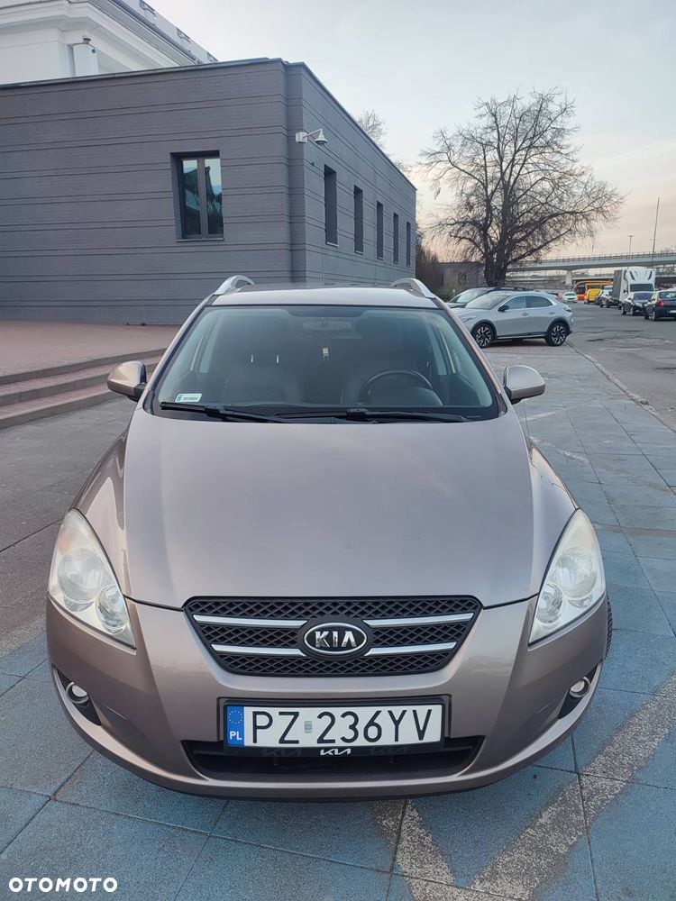 Kia Ceed 1.4 CVVT LX Basis - 4