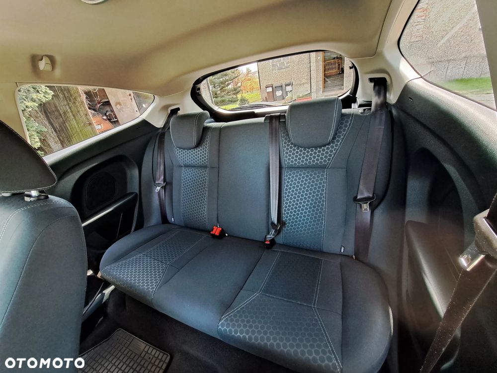 Ford Fiesta 1.25 Ambiente EU5 - 11