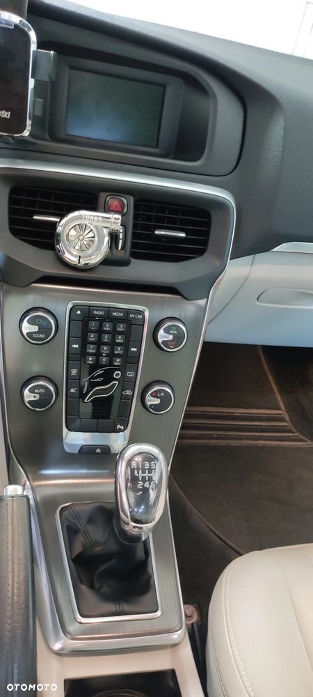 Volvo V40 T3 Summum - 10