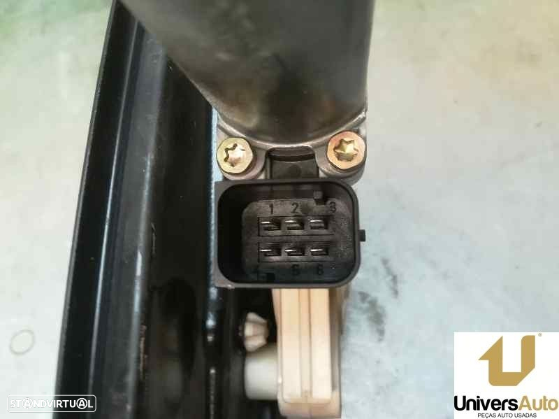 ELEVADOR DE VIDRO TRASEIRO ESQUERDO MERCEDES-BENZ CLASSE E 2003 -A2117300146 - 2