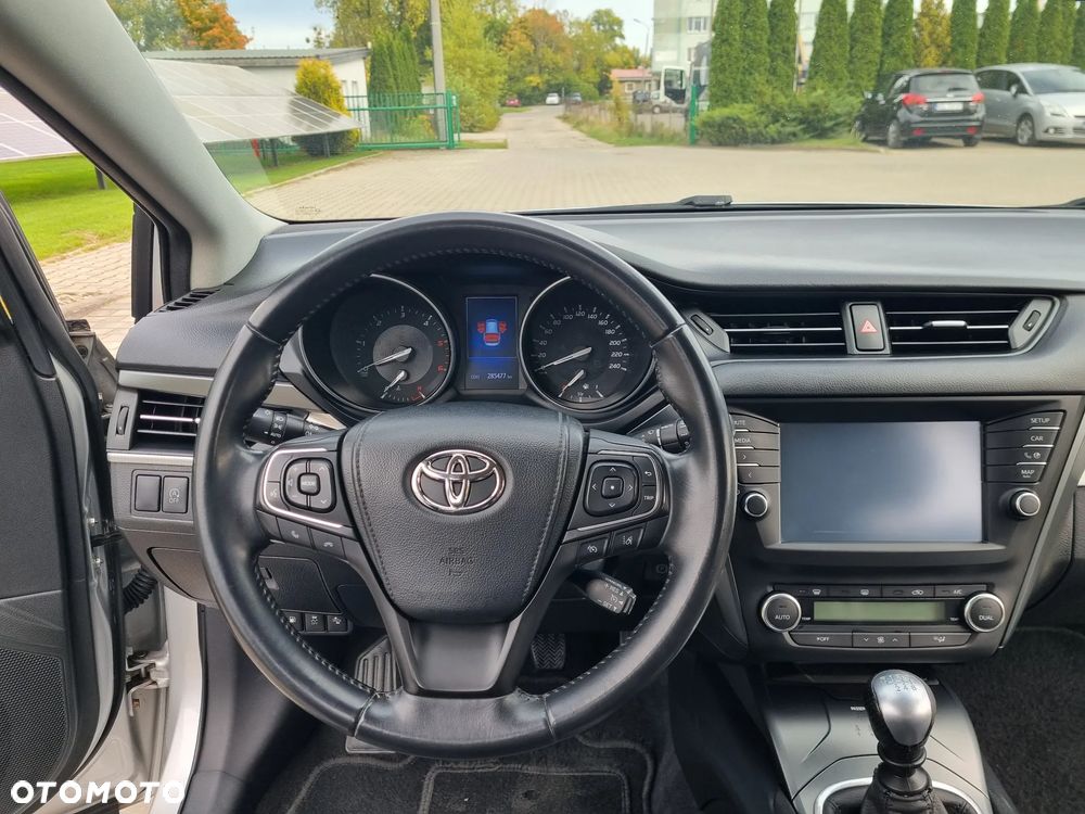 Toyota Avensis - 13