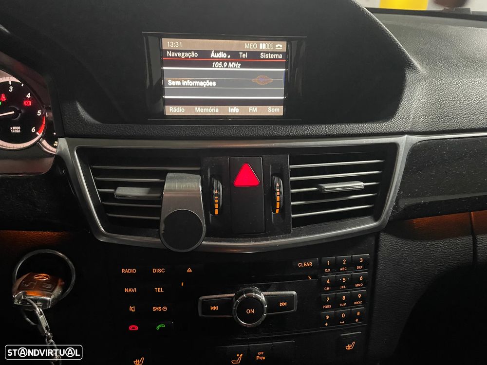 Mercedes-Benz E 300 Bluetec Hybrid Avantgarde - 19