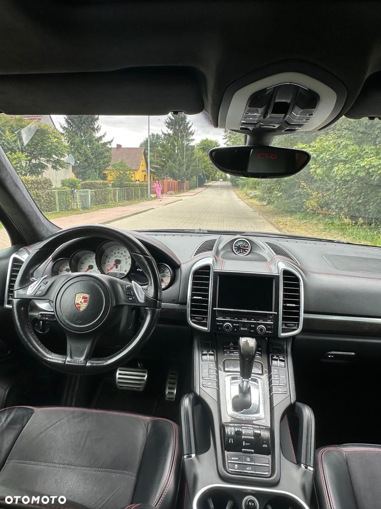 Porsche Cayenne GTS - 13