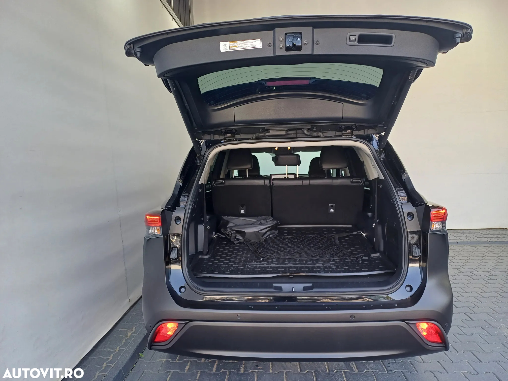Toyota Highlander 2.5 L Hybrid Dynamic Force 248CP Exclusive Metallic - 30