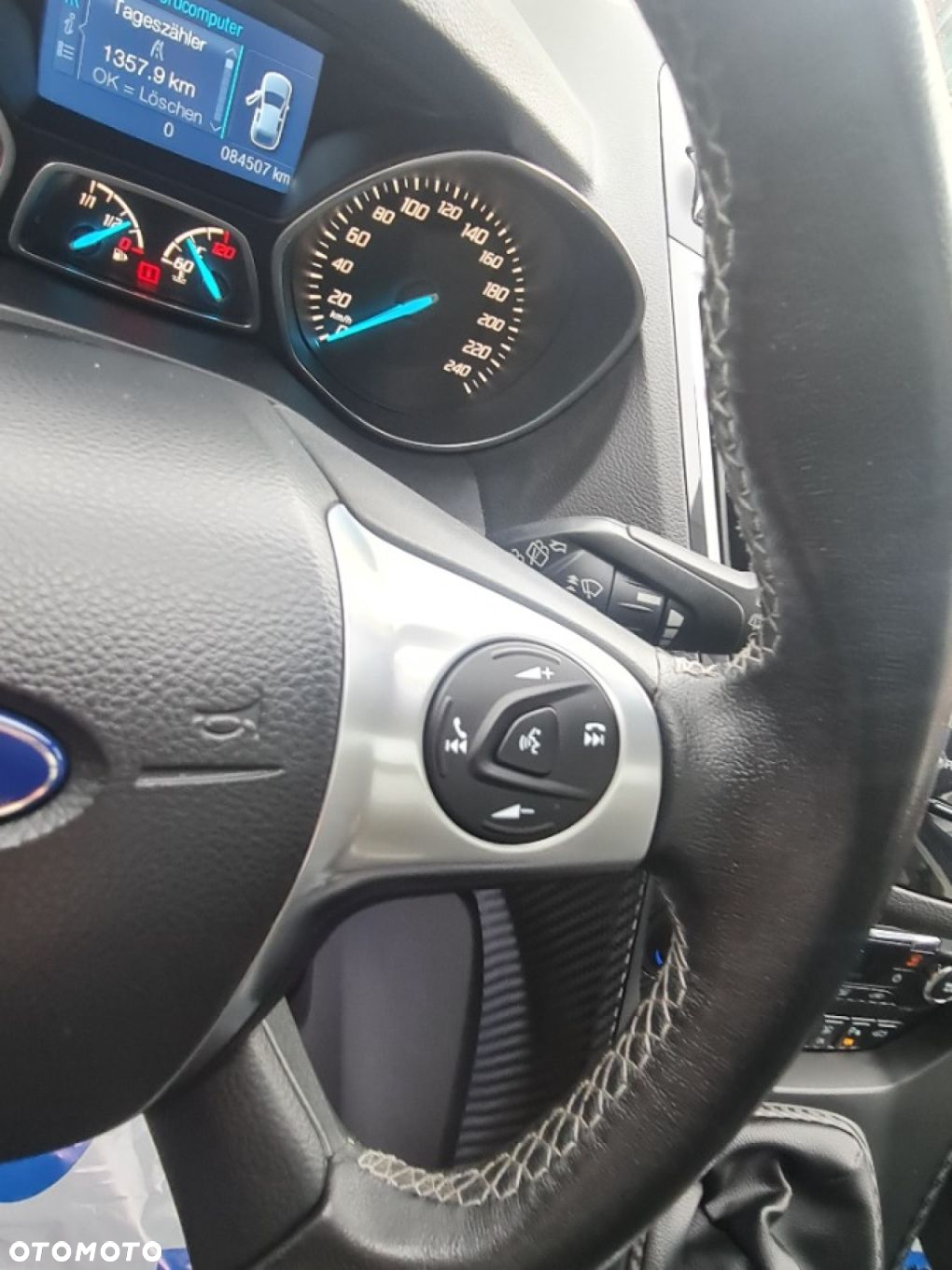 Ford Kuga - 12