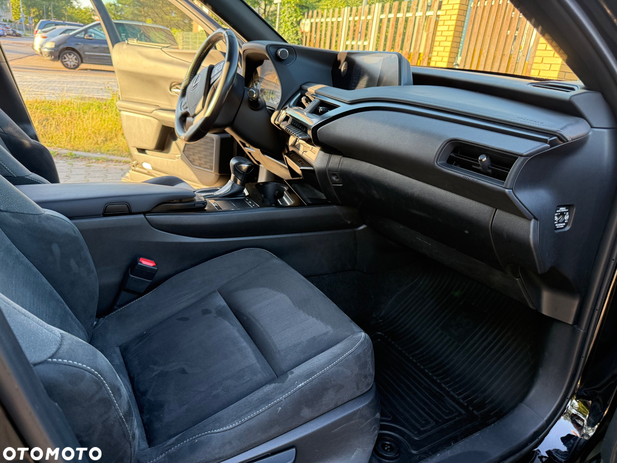 Lexus UX - 11