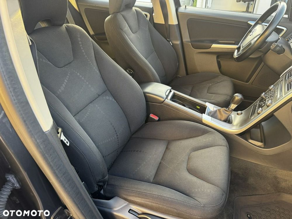 Volvo XC 60 D4 AWD Momentum - 22