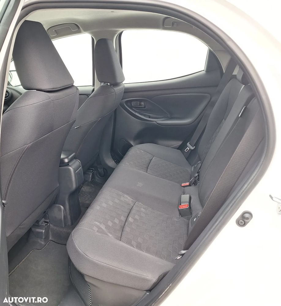 Toyota Yaris - 8