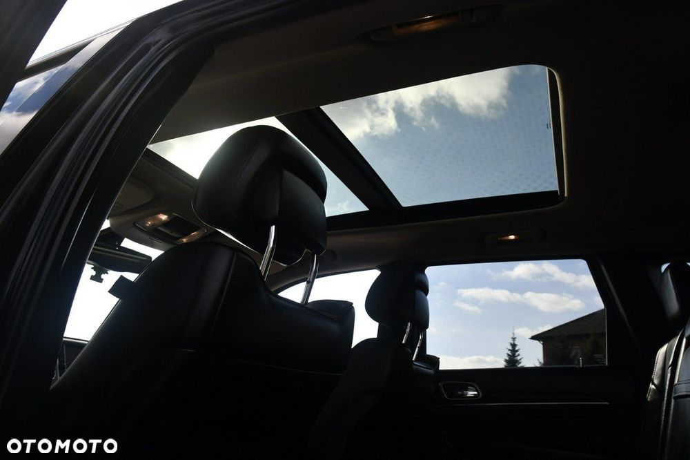 Jeep Grand Cherokee - 25