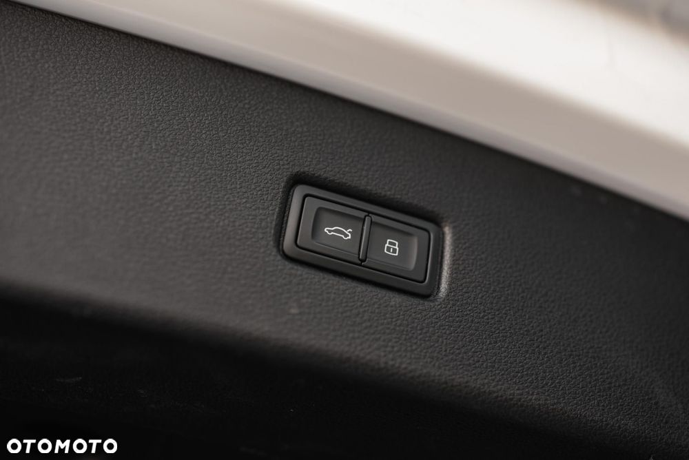 Audi Q5 Sportback - 36
